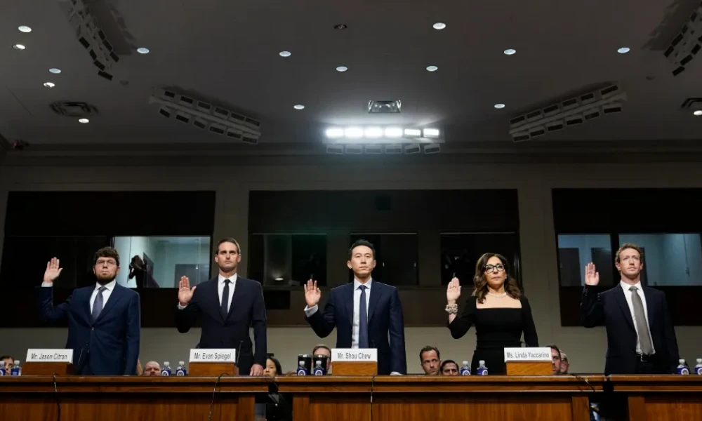 Στο «εδώλιο» οι CEO των Meta-TikTok-X για τη σεξουαλική εκμετάλλευση παιδιών στο διαδίκτυο